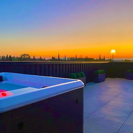 Saint Remy De Provence Roof Top Avec Jacuzzi Exterior foto