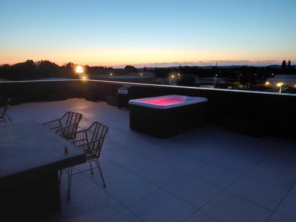 Saint Remy De Provence Roof Top Avec Jacuzzi Exterior foto